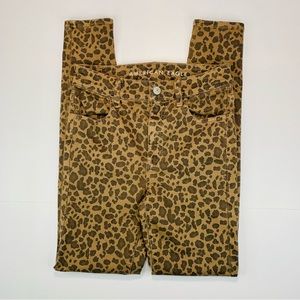American Eagle jeans Super High rise Jegging leopard print stretchy women size 0